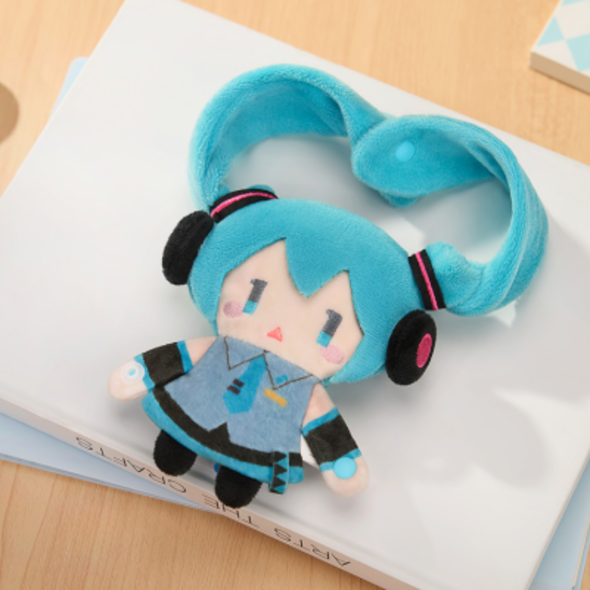 Character Vocal Series 01: Hatsune Miku Keychain Pouch